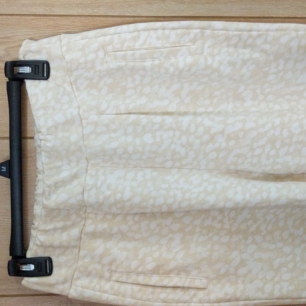 Fabletics Jogger Size Small - Picture 6 of 9